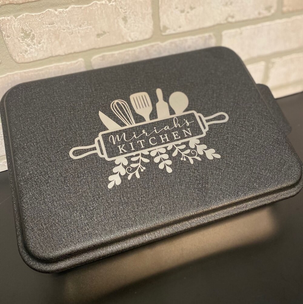 9x13 Aluminum Cake Pan With Colored Lid Laser Engraved 