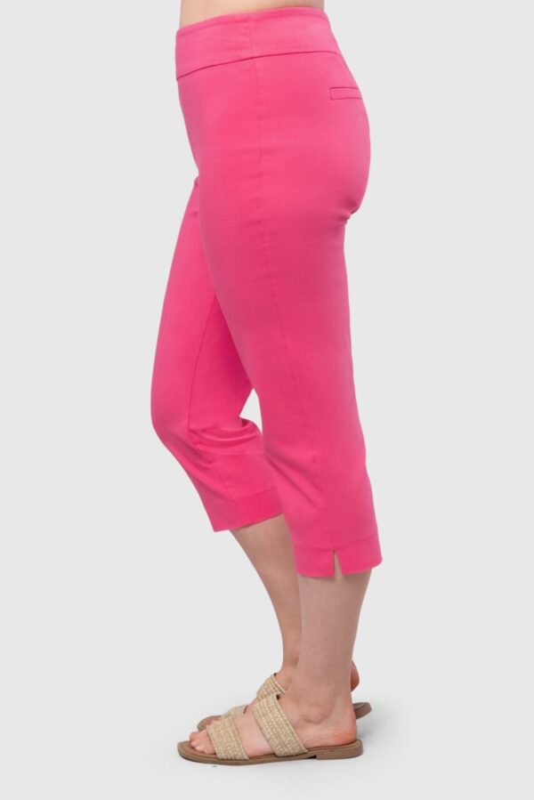 Product image of Solid Stretch Capri (S-3XL)