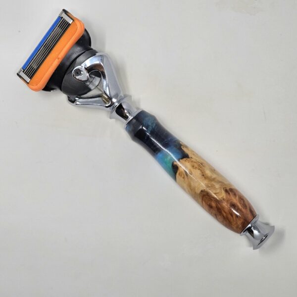 Product image of Flexball Proglide Fusion Australian Red Mallee Burl & Green Resin Razor