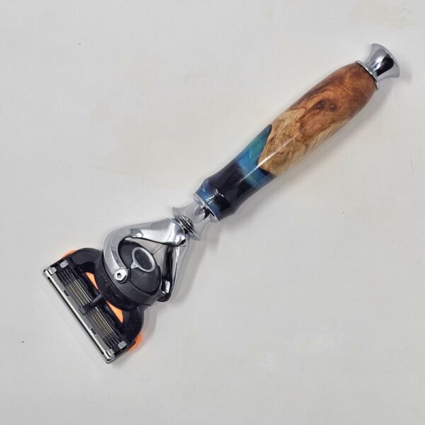 Product image of Flexball Proglide Fusion Australian Red Mallee Burl & Green Resin Razor