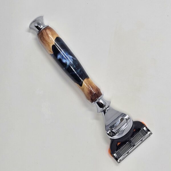 Product image of Fusion Australian Red Mallee Burl & Blue Resin Razor