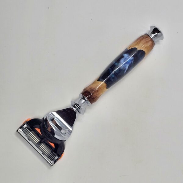 Product image of Fusion Australian Red Mallee Burl & Blue Resin Razor