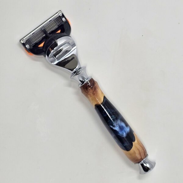 Product image of Fusion Australian Red Mallee Burl & Blue Resin Razor